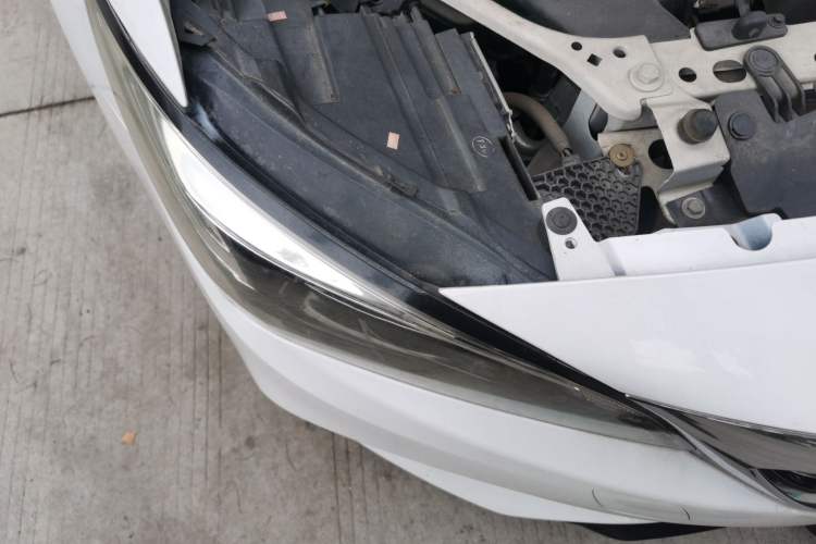 Used Buick Verano 2018 Sedan 15S Automatic Entry Model Right Front Headlight