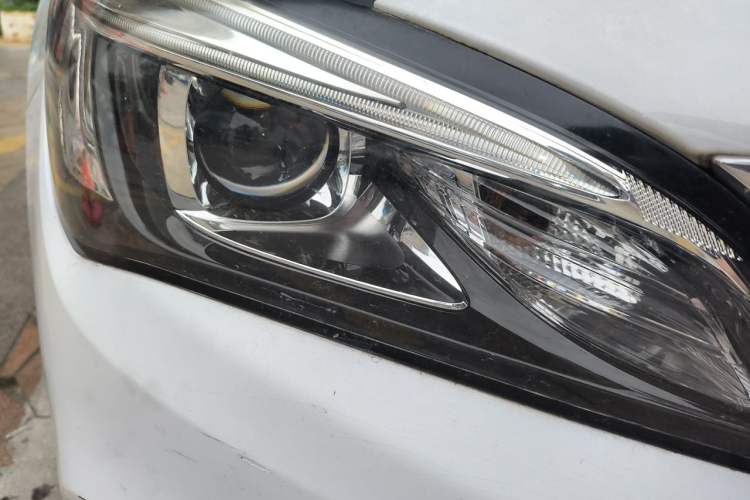 Used Buick Verano 2018 Sedan 15S Automatic Leading Model Right Front Headlight