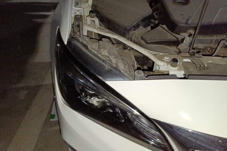 Used Buick Verano 2018 Sedan 15S Automatic Leading Model Right Front Headlight