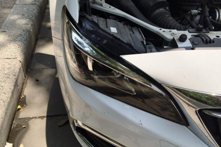 Used Buick Verano 2018 Sedan 20T Dual-Clutch Elite Model Right Front Headlight