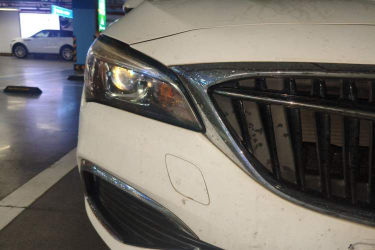 Used Buick Verano 2018 Sedan 15S Automatic Leading Model Right Front Headlight