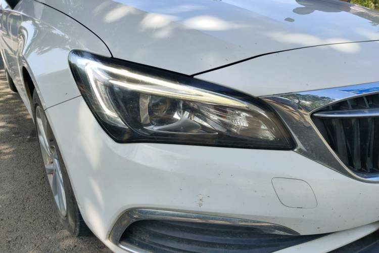 Used Buick Verano 2018 Sedan 15S Automatic Entry Model Right Front Headlight