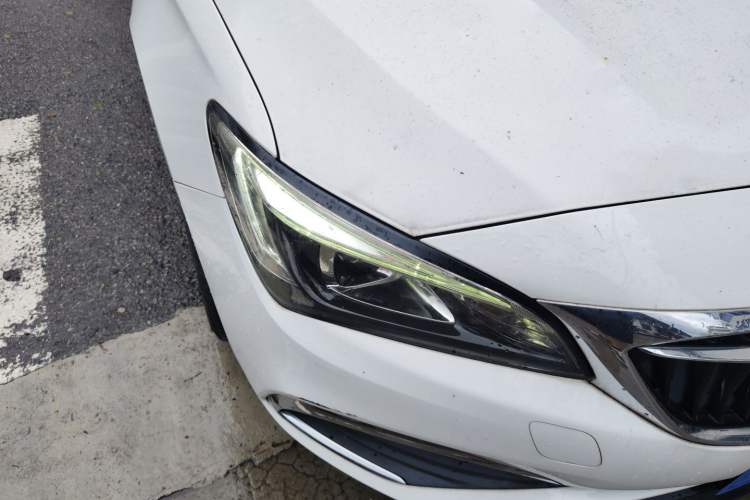 Used Buick Verano 2018 Sedan 15S Automatic Entry Model Right Front Headlight