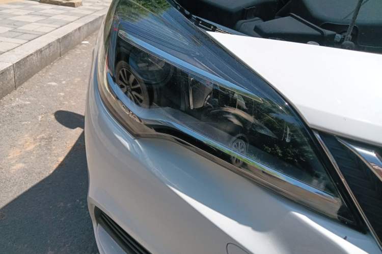 Used Buick Verano 2018 Hatchback 15S Automatic Ambition Model Right Front Headlight