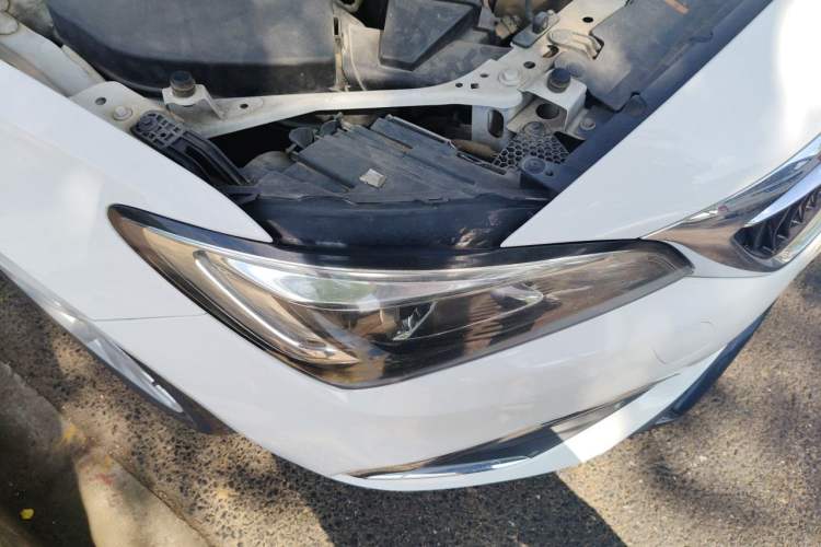 Used Buick Verano 2018 Sedan 15S Automatic Entry Model Right Front Headlight