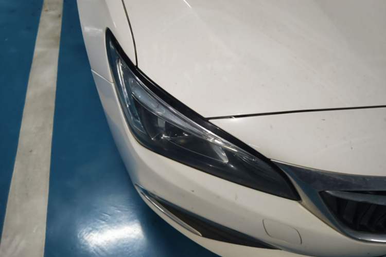 Used Buick Verano 2018 Sedan 20T Dual-Clutch Leading Model Right Front Headlight