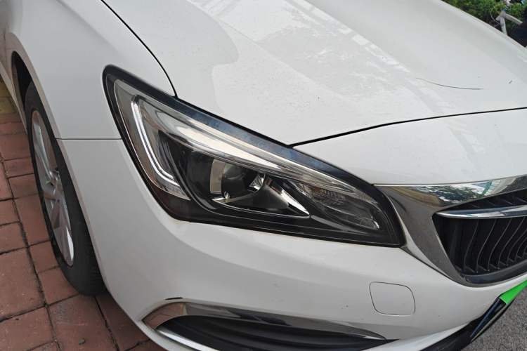 Used Buick Verano 2018 Sedan 15S Automatic Entry Model Right Front Headlight