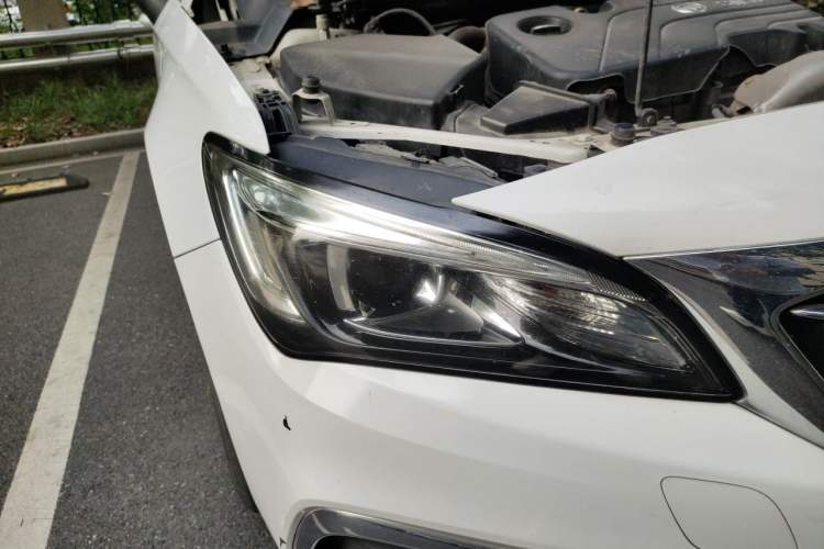 Used Buick Verano 2018 Sedan 15S Automatic Leading Model Right Front Headlight