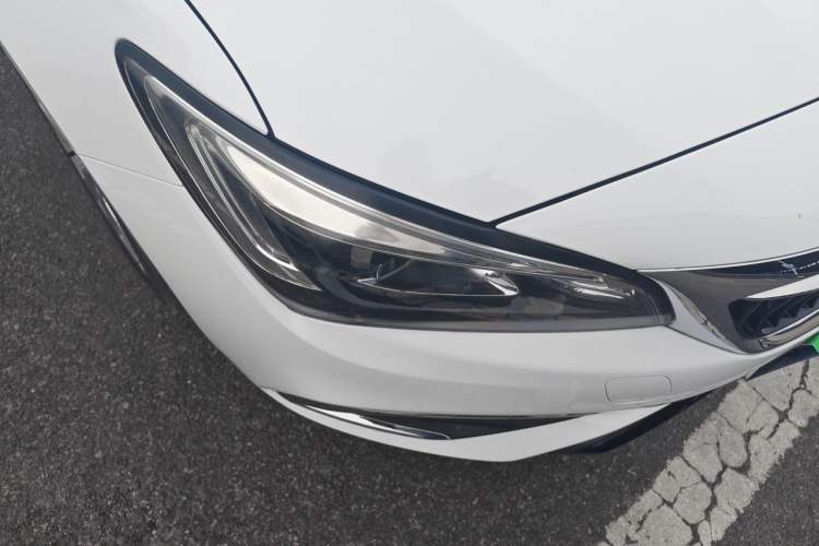 Used Buick Verano 2018 Sedan 20T Dual-Clutch Leading Model Right Front Headlight