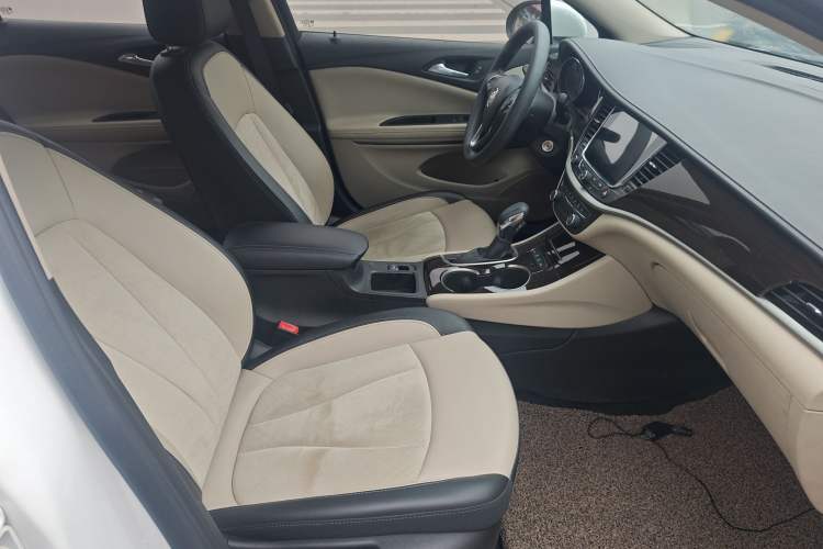 Used Buick Verano 2018 Sedan 15S Automatic Leading Model Right Front Seat