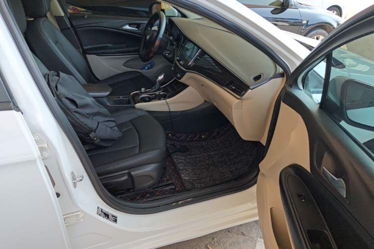 Used Buick Verano 2018 Sedan 15S Automatic Entry Model Right Front Seat