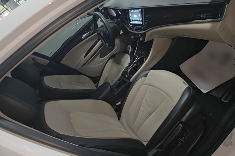 Used Buick Verano 2018 Sedan 15S Automatic Leading Model Right Front Seat