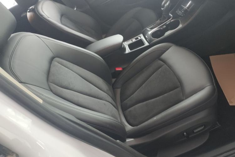 Used Buick Verano 2018 Sedan 20T Dual-Clutch Luxury Model Right Front Seat