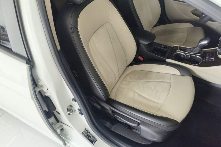 Used Buick Verano 2018 Sedan 15S Automatic Leading Model Right Front Seat