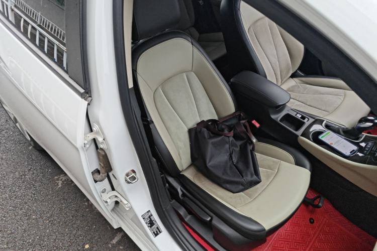 Used Buick Verano 2018 Sedan 15S Automatic Leading Model Right Front Seat