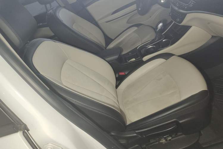 Used Buick Verano 2018 Sedan 15S Automatic Leading Model Right Front Seat