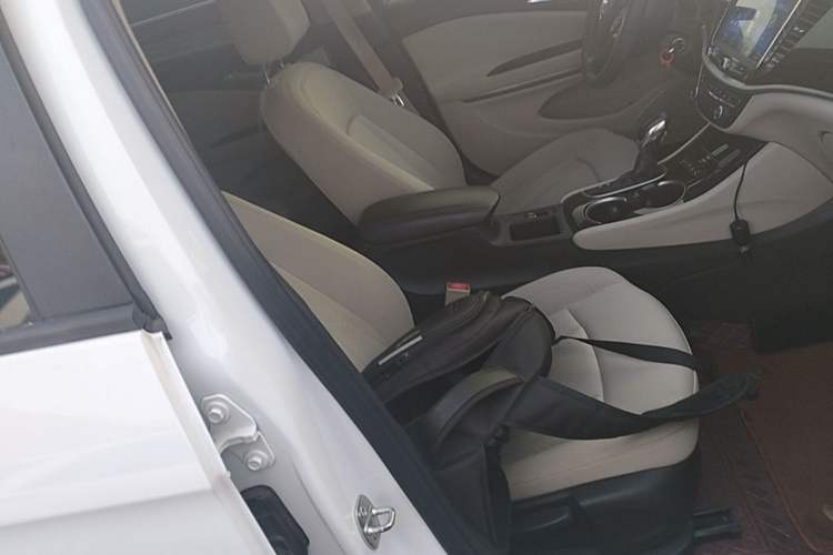 Used Buick Verano 2018 Sedan 15S Automatic Entry Model Right Front Seat