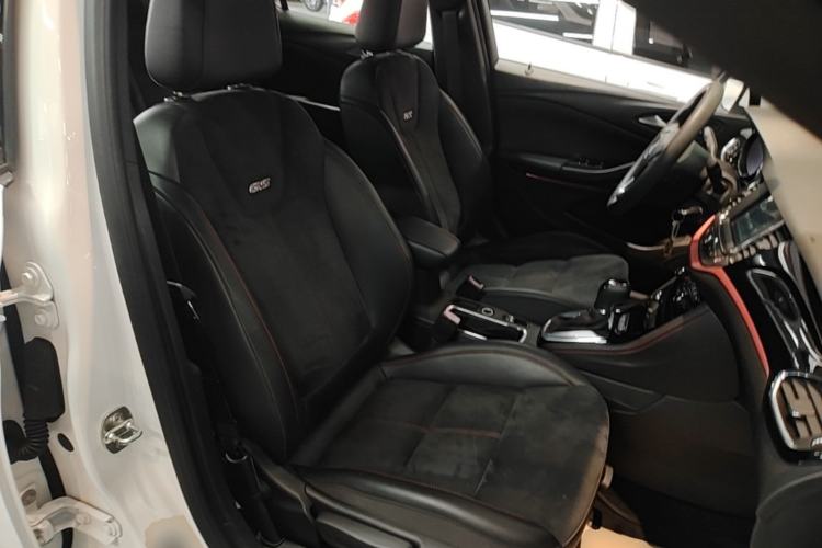 Used Buick Verano 2018 Hatchback GS 20T Dual-Clutch Leading Model Right Front Seat