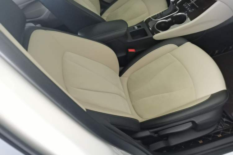 Used Buick Verano 2018 Sedan 15S Automatic Leading Model Right Front Seat