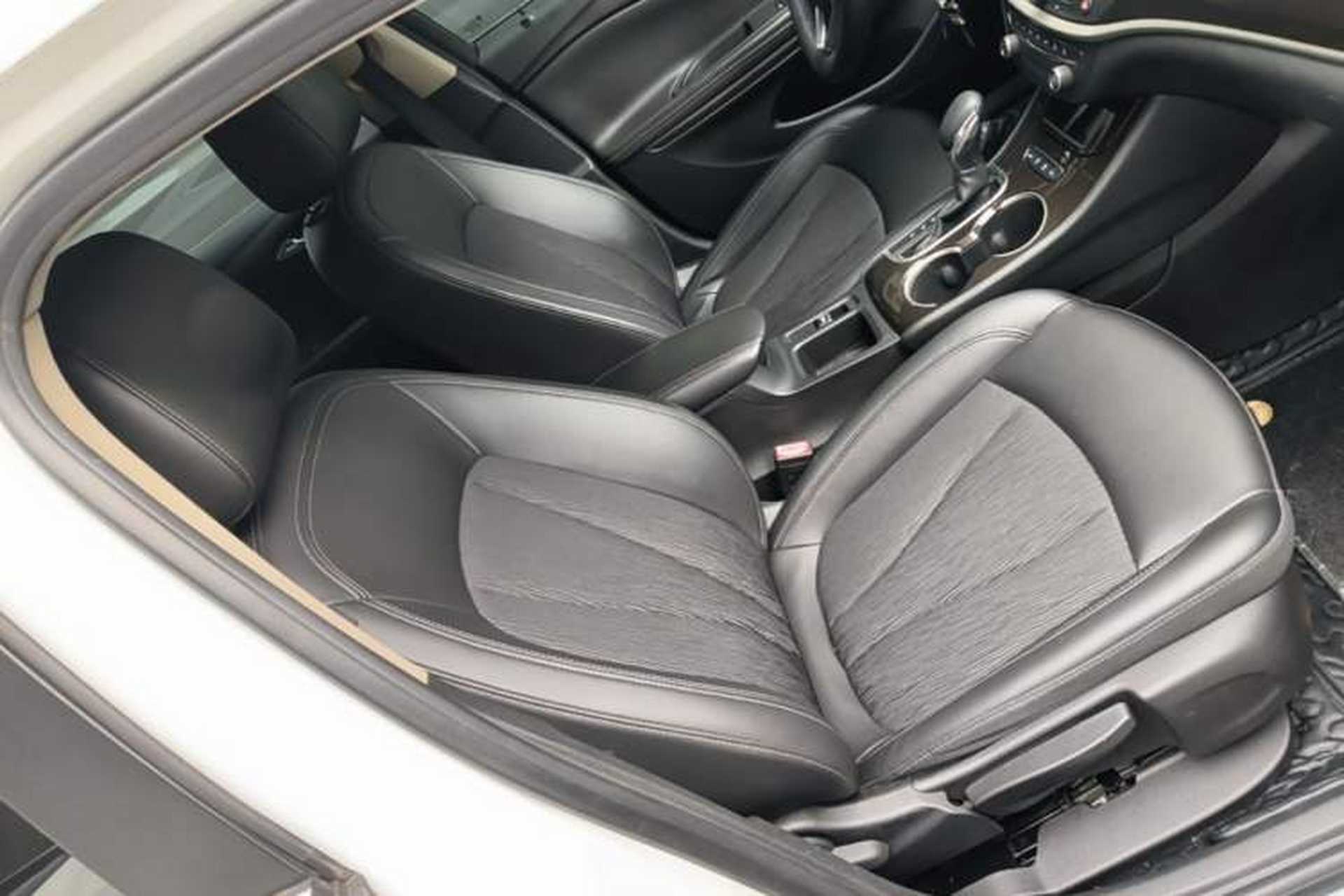 Used Buick Verano 2018 Sedan 20T Dual-Clutch Leading Model Right Front Seat