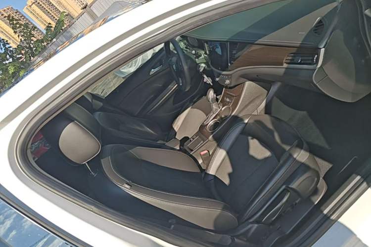Used Buick Verano 2018 Sedan 15S Automatic Leading Model Right Front Seat