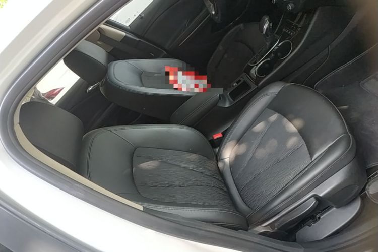 Used Buick Verano 2018 Sedan 20T Dual-Clutch Leading Model Right Front Seat