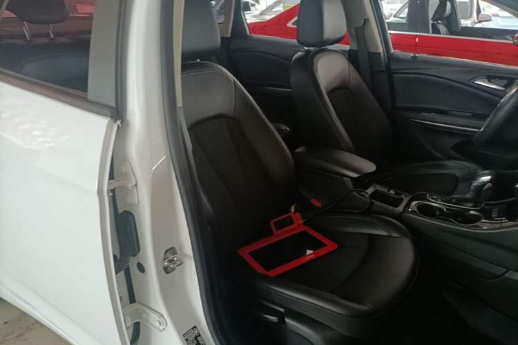 Used Buick Verano 2018 Sedan 15S Automatic Leading Model Right Front Seat