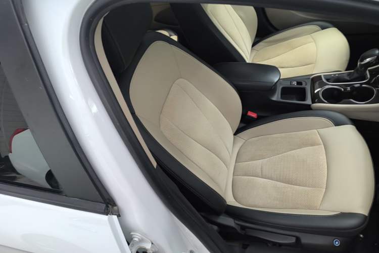 Used Buick Verano 2018 Sedan 15S Automatic Leading Model Right Front Seat