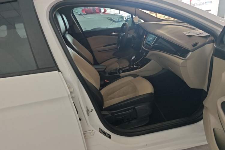 Used Buick Verano 2018 Sedan 15S Automatic Leading Model Right Front Seat