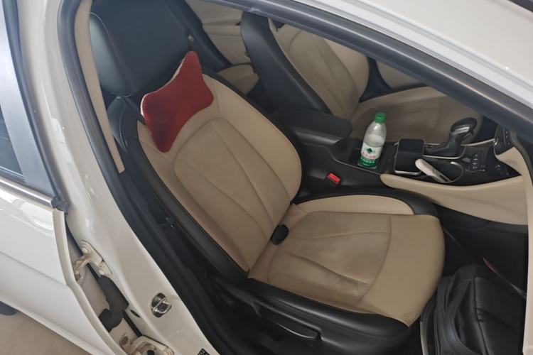 Used Buick Verano 2018 Sedan 15S Automatic Leading Model Right Front Seat