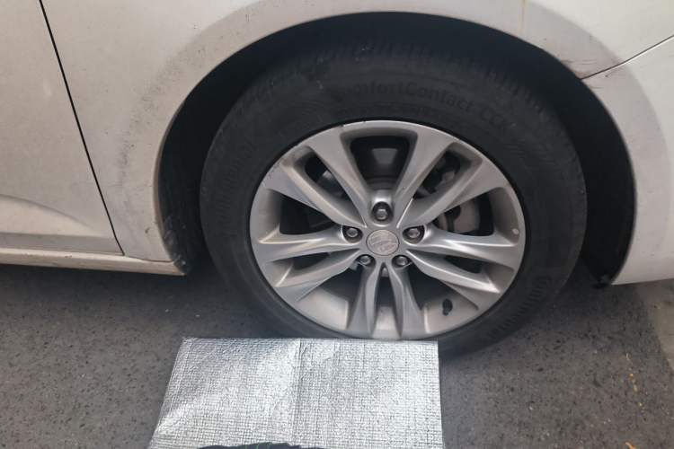 Used Buick Verano 2018 Sedan 20T Dual-Clutch Luxury Model Right Front Wheel Hub