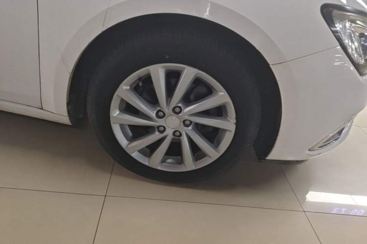Used Buick Verano 2018 Sedan 15S Automatic Entry Model Right Front Wheel Hub