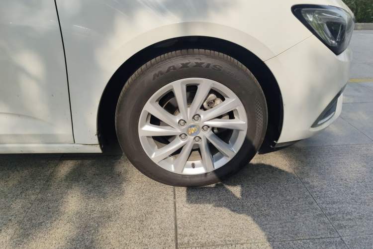 Used Buick Verano 2018 Sedan 15S Automatic Entry Model Right Front Wheel Hub