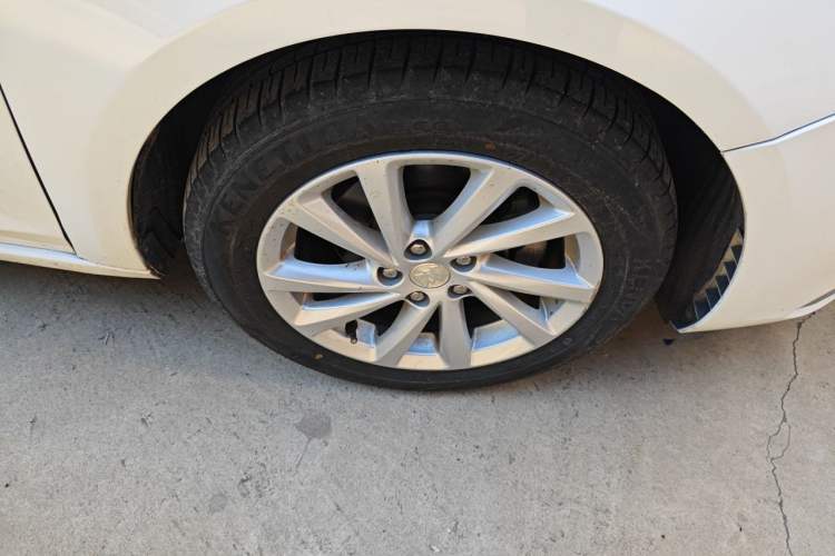 Used Buick Verano 2018 Sedan 15S Automatic Entry Model Right Front Wheel Hub