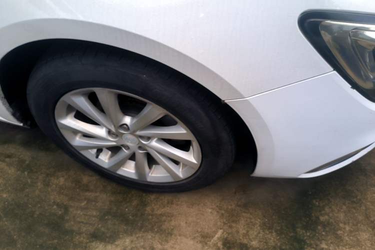 Used Buick Verano 2018 Hatchback 15S Automatic Leading Model Right Front Wheel Hub