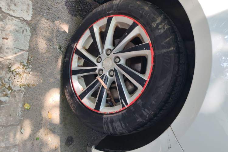 Used Buick Verano 2018 Sedan 15S Automatic Entry Model Right Front Wheel Hub