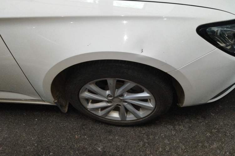 Used Buick Verano 2018 Sedan 15S Automatic Leading Model Right Front Wheel Hub