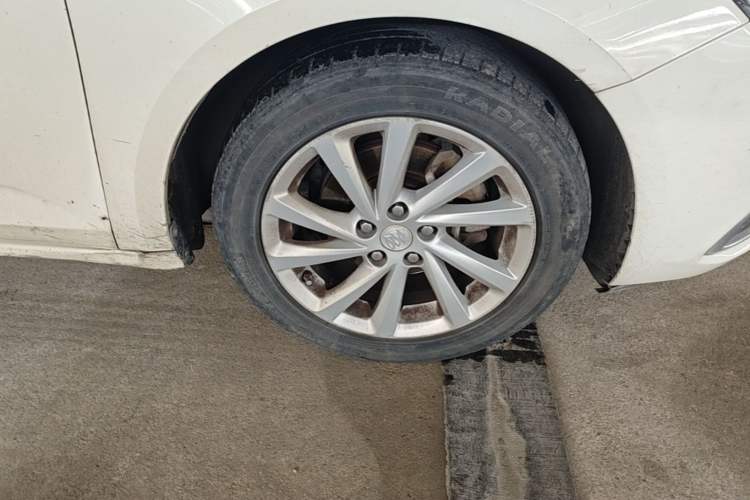 Used Buick Verano 2018 Sedan 15S Automatic Entry Model Right Front Wheel Hub