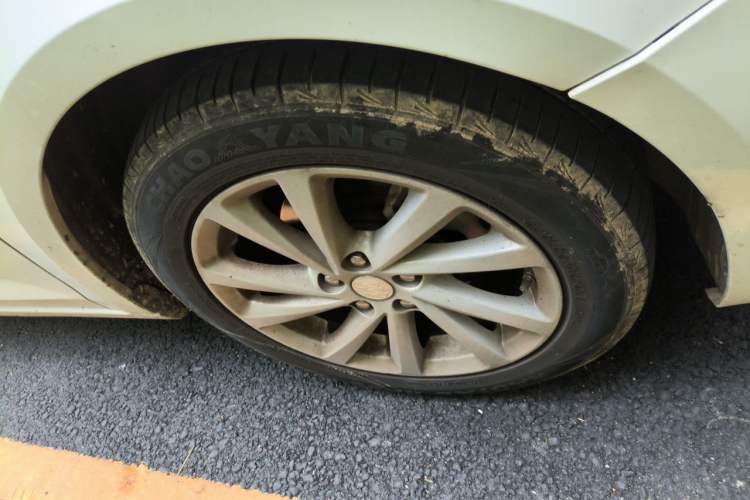 Used Buick Verano 2018 Sedan 15S Automatic Entry Model Right Front Wheel Hub