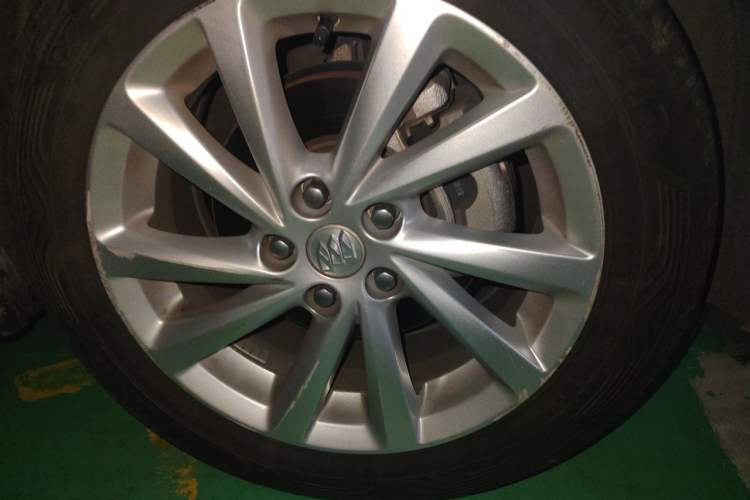 Used Buick Verano 2018 Sedan 15S Automatic Leading Model Right Front Wheel Hub