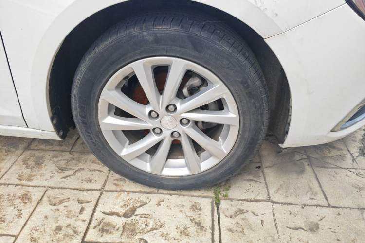 Used Buick Verano 2018 Sedan 15S Automatic Entry Model Right Front Wheel Hub