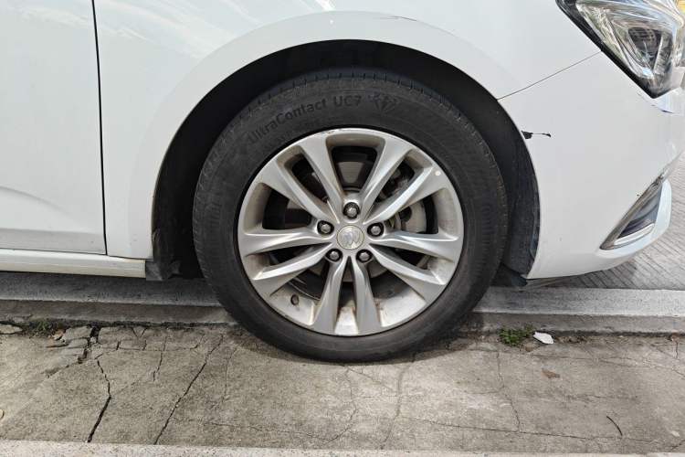 Used Buick Verano 2018 Sedan 20T Dual-Clutch Leading Model Right Front Wheel Hub