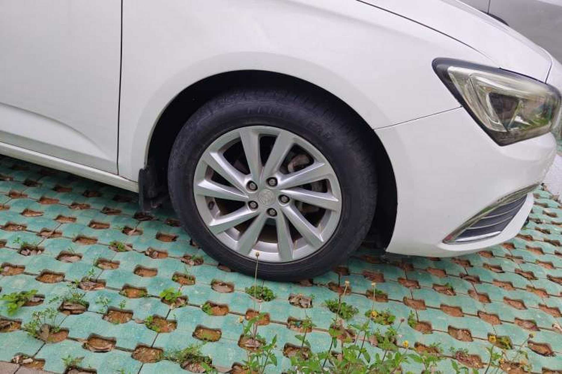 Used Buick Verano 2018 Sedan 15S Automatic Entry Model Right Front Wheel Hub
