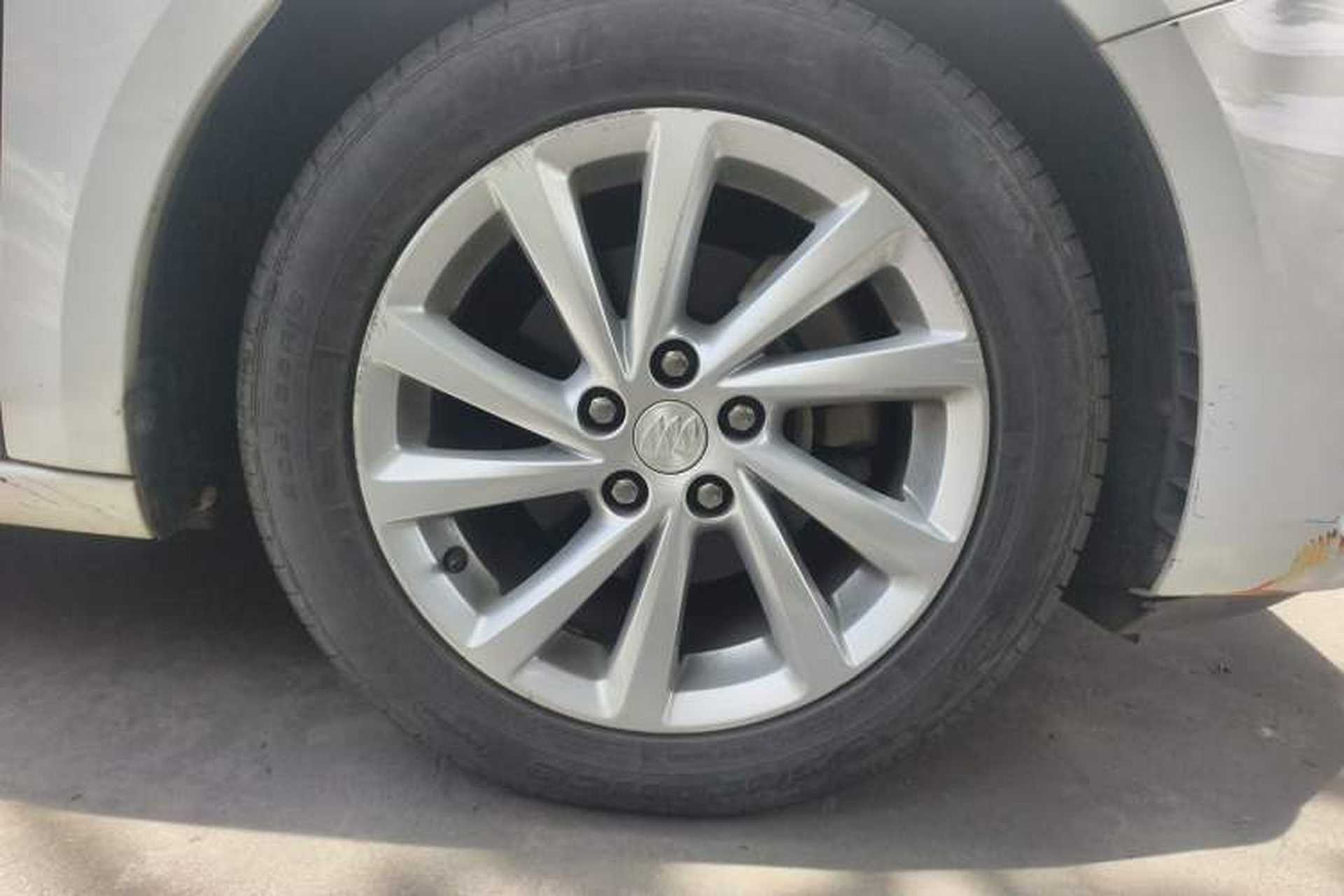 Used Buick Verano 2018 Sedan 15S Automatic Entry Model Right Front Wheel Hub