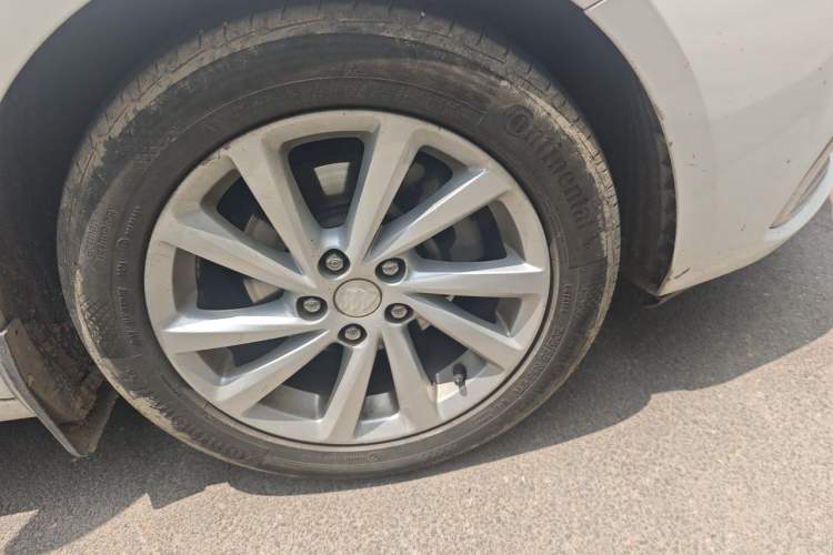 Used Buick Verano 2018 Sedan 15S Automatic Leading Model Right Front Wheel Hub