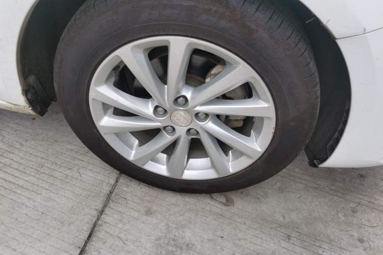 Used Buick Verano 2018 Sedan 15S Automatic Entry Model Right Front Wheel Hub