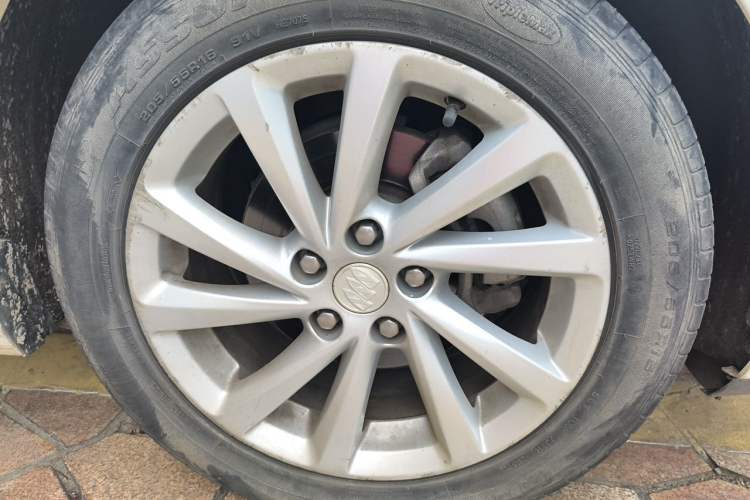 Used Buick Verano 2018 Sedan 15S Automatic Leading Model Right Front Wheel Hub