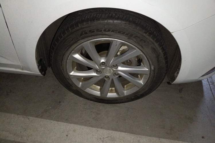 Used Buick Verano 2018 Sedan 15S Automatic Leading Model Right Front Wheel Hub