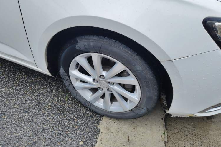 Used Buick Verano 2018 Sedan 15S Automatic Entry Model Right Front Wheel Hub