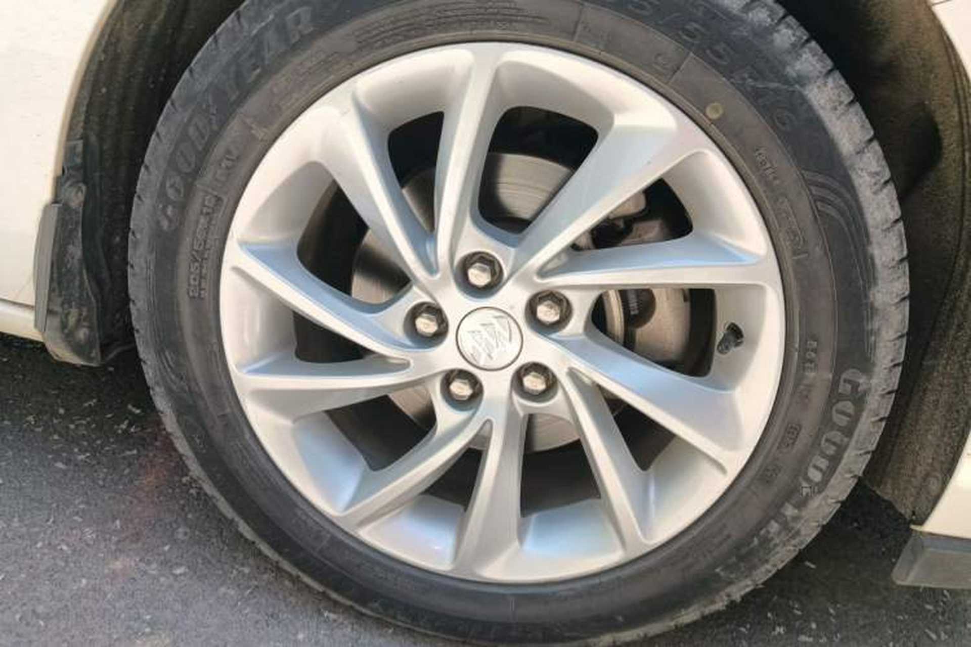 Used Buick Verano 2018 Hatchback 15S Automatic Ambition Model Right Front Wheel Hub